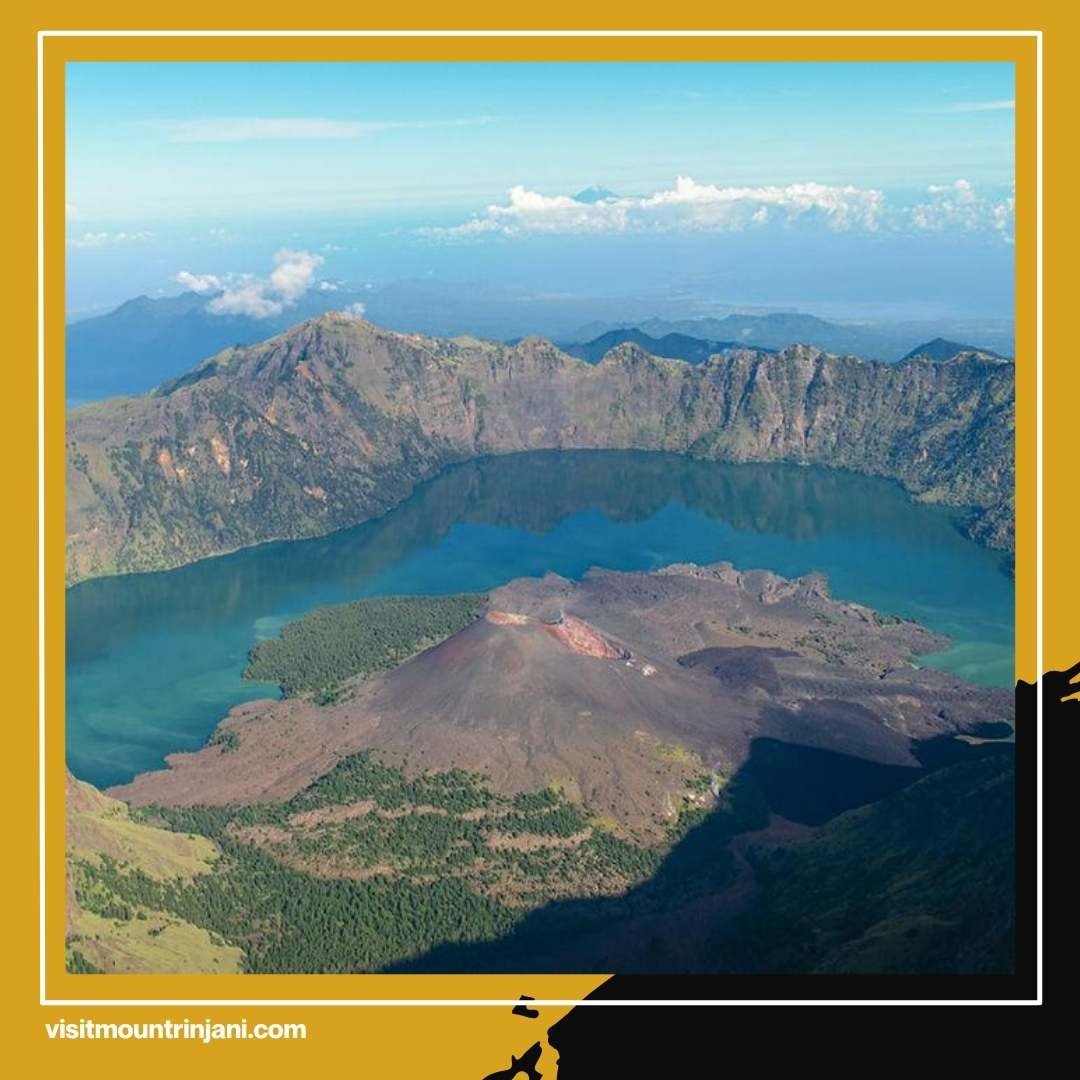 Bukan di Bali atau Jawa, Taman Nasional Gunung Rinjani Terdapat di Daerah yang Bikin Bule Terpana!